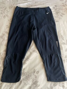 Nike Vintage Navy Capri Leggings Small 90s Gray Tag Model Off Duty Sporty Chic